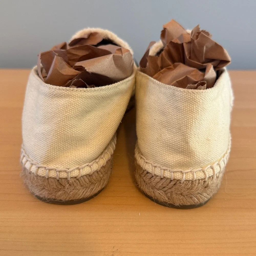 CHANEL Two-Tone Espadrilles in Black and Cream - Picture 4 of 11